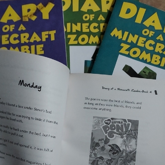 Diary of a Minecraft Zombie Book Set - Picture 15 of 15